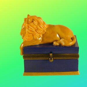 Vintage BOMBAY CO. Sleeping Lion Porcelain Hinged Jewelry Small Box